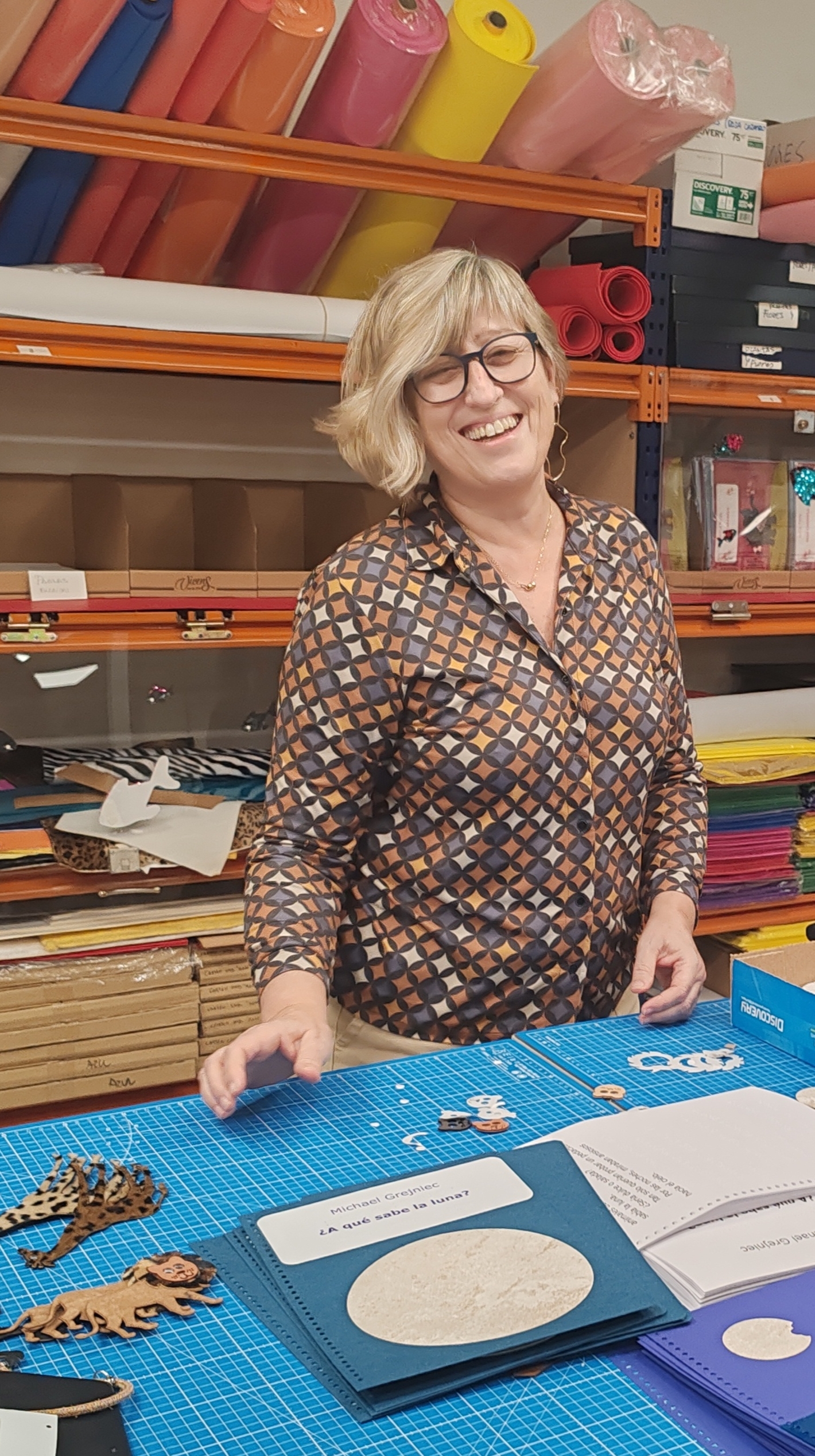 Teresa Robles en el Servicio Bibliográfico de la ONCE en Barcelona
